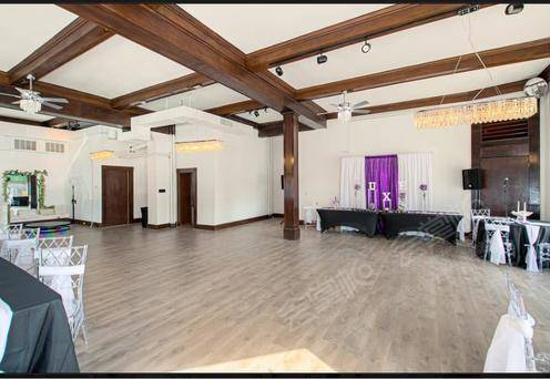 Beautiful Event Space with a warm ambiance and a unique location